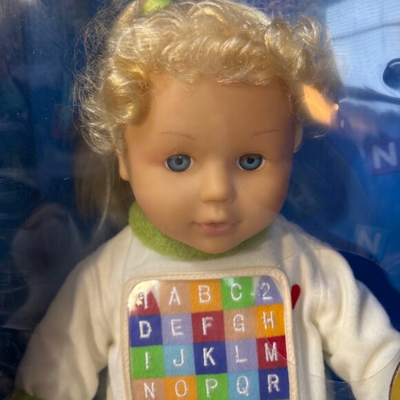 Vintage 2001 Alphabet Annie Interactive Braille Doll With ABC Shirt & Green Pant - Picture 6 of 13